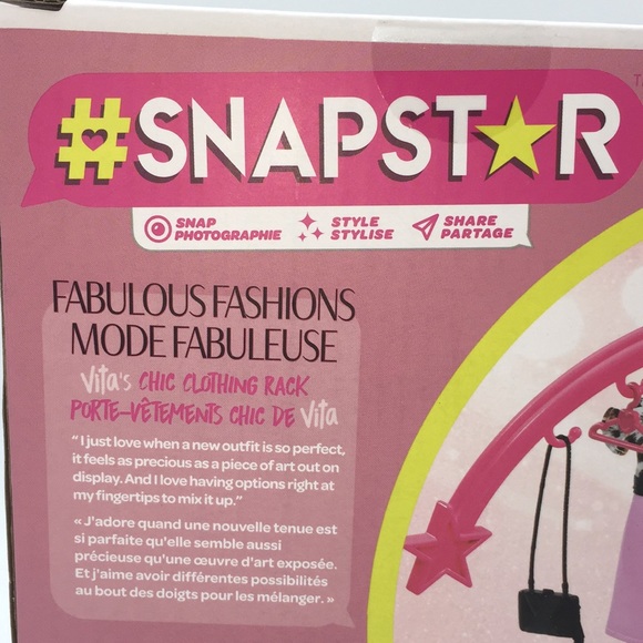 Snapstar Vita's Chic Clothing Rack Set with Doll & Accessories - Picture 9 of 13
